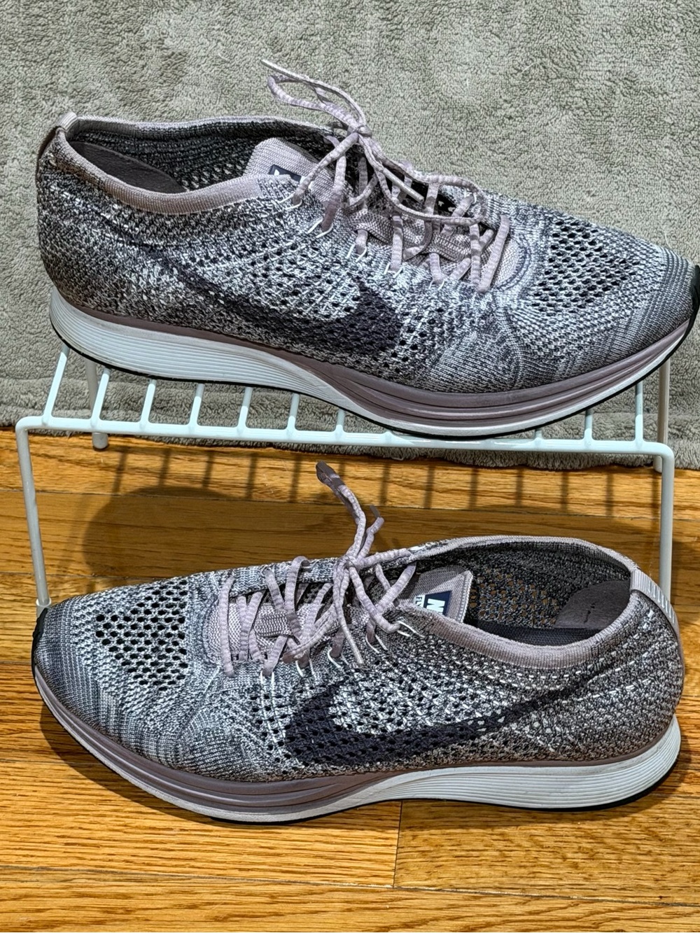Men’s 9.5 Women’s 11 Nike Flyknit Racer Lavender Dark Raisin (526628-500)